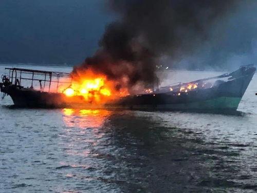 渔船黑暗爆料视频,渔船内幕视频曝光惊人真相  第1张